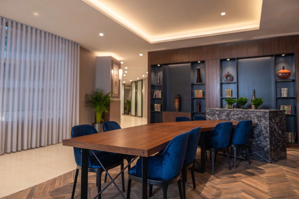 Фото Radisson Blu Hotel, Amman Galleria Mall