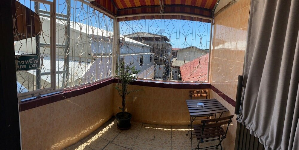 Фото Seaview Hotel Sriracha