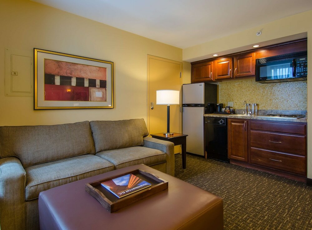 Фото Beacon Hotel & Corporate Quarters