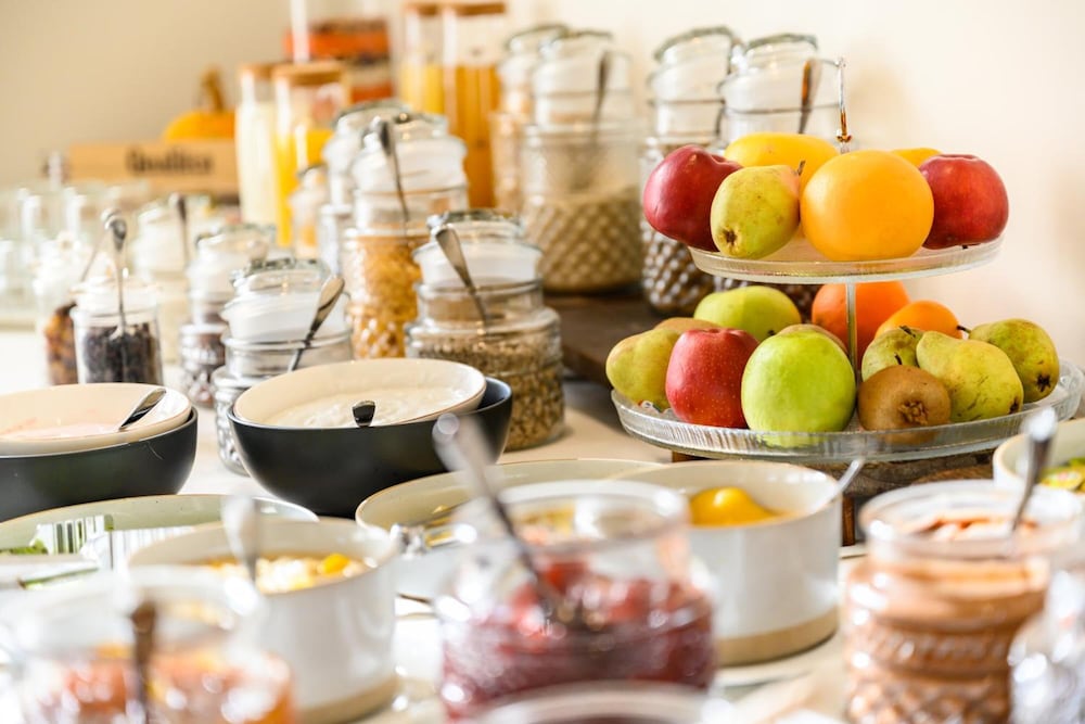 Фото Emerald Suites