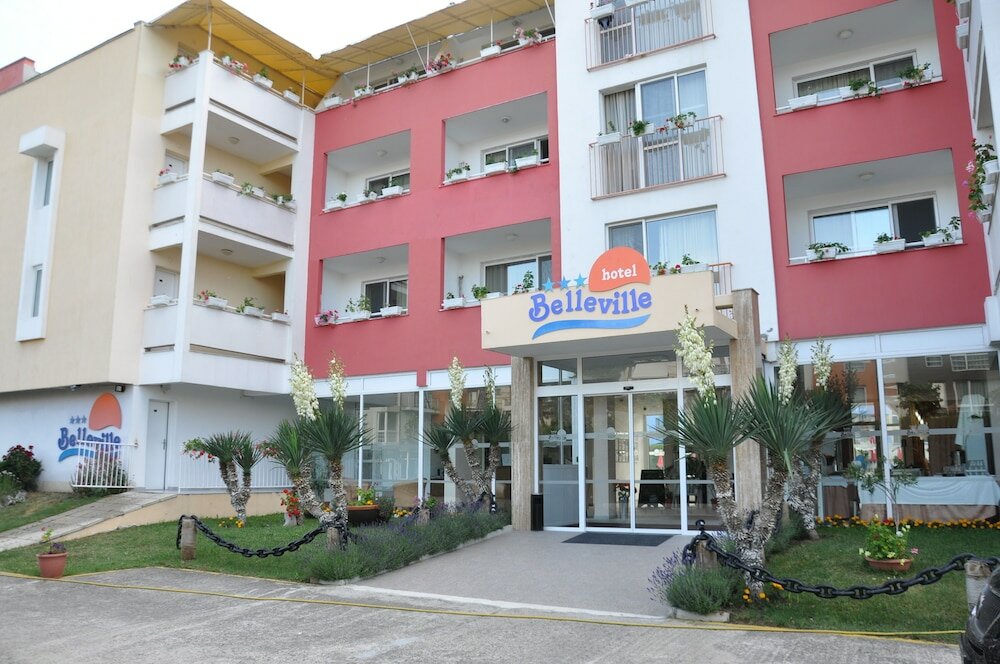 Фото Hotel BelleVille