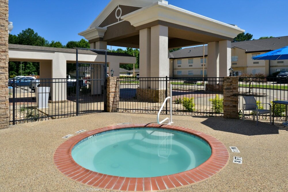 Фото Holiday Inn Express & Suites Carthage