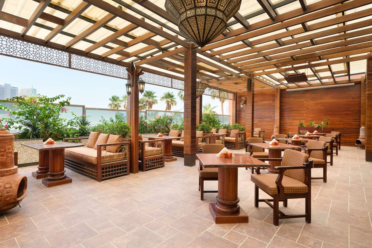 Фото Ramada by Wyndham Manama City Centre