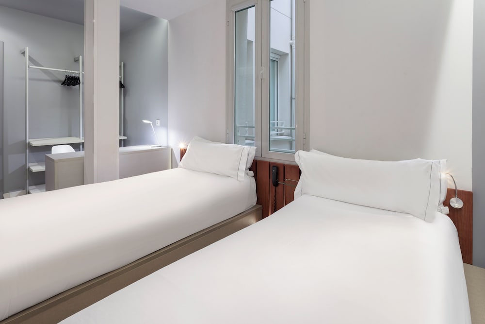 Фото B&b Hotel Madrid Centro Fuencarral 52