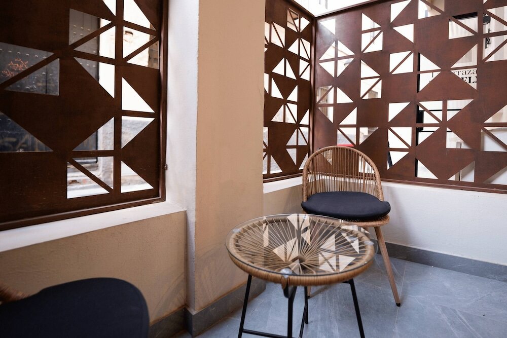 Фото Oasis Backpackers Hostel Malaga