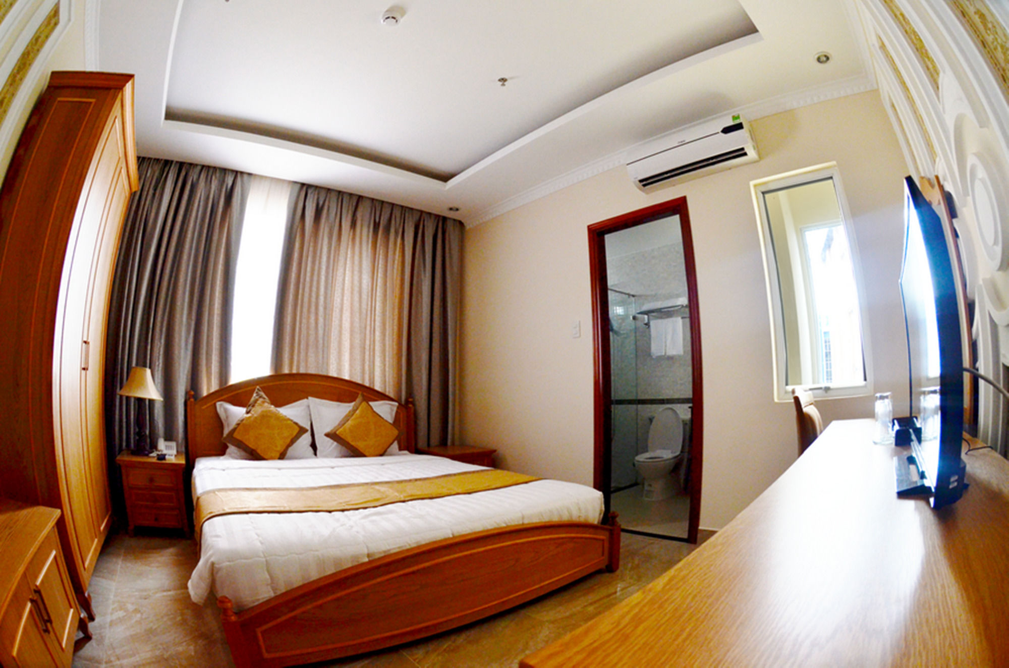 Фото отеля 2