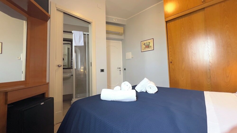 Фото Bajamar Beach Hotel