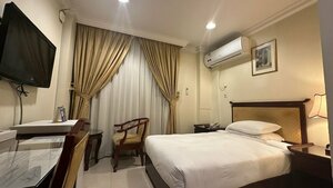 Al Muntazah Plaza Hotel (Doha, Rawdat Al Khail Street, 49), hotel