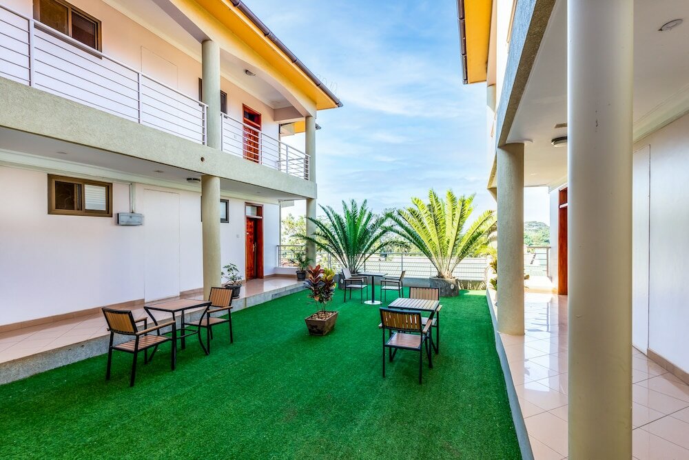 Фото Entebbe Travelle'rs Inn