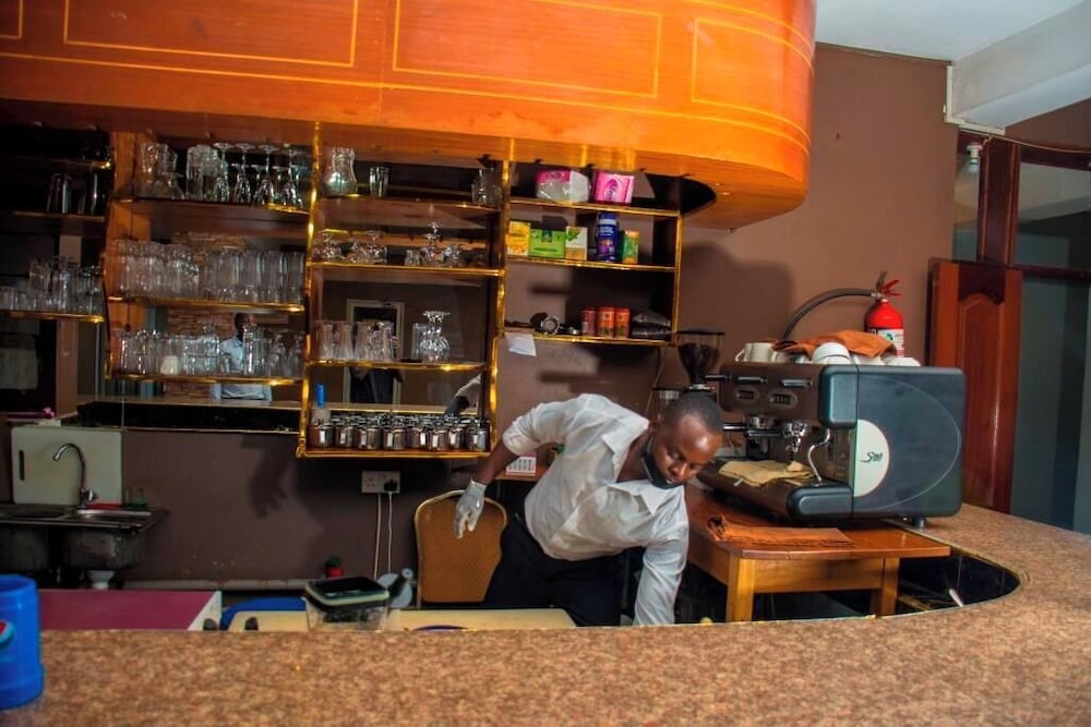 Фото G One Hotel