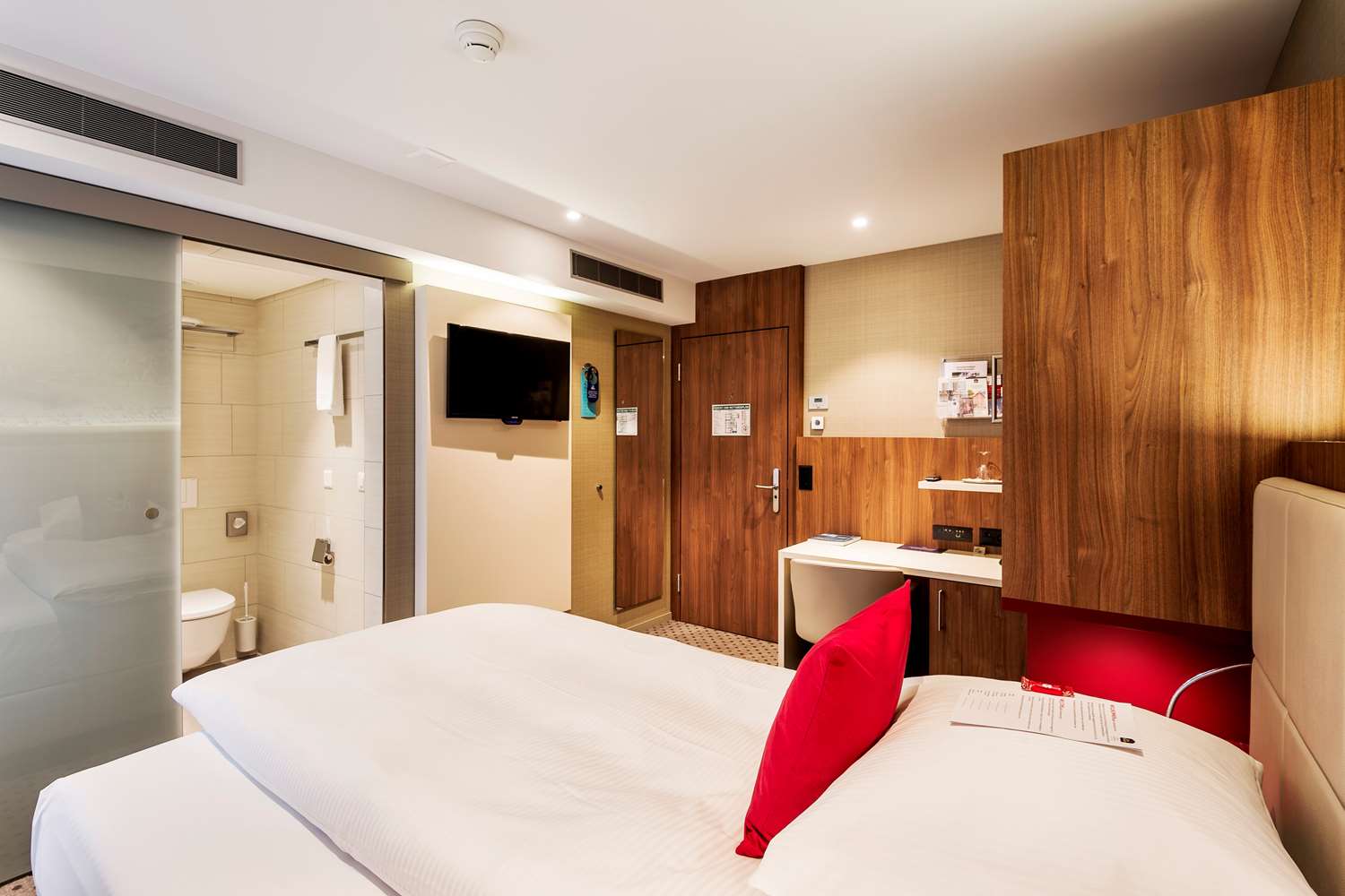 Фото Hotel Wartmann am Bahnhof