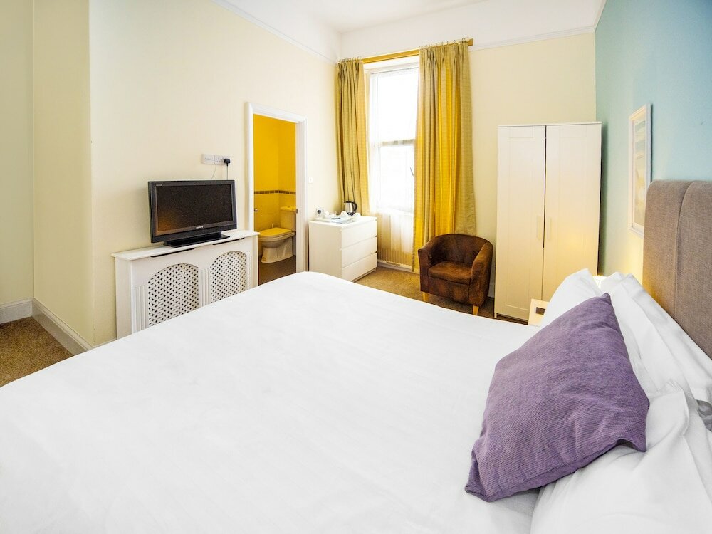 Фото Crofton House Hotel