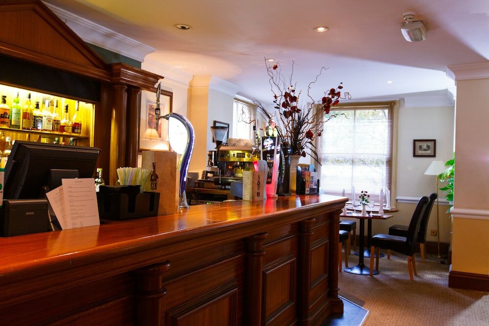 Фото Kingston Lodge Hotel