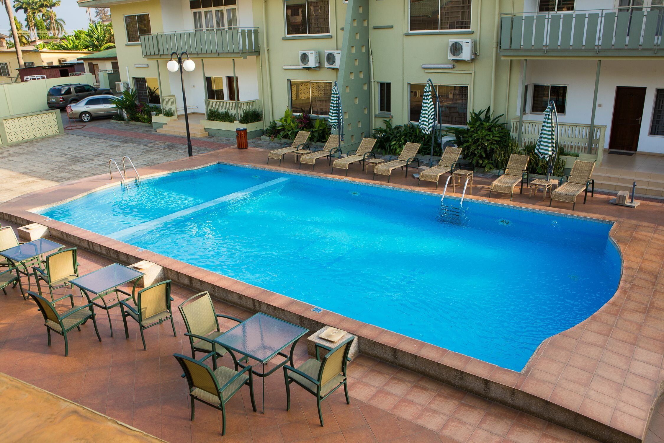 Фото Sunlodge Hotel