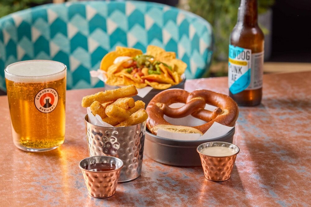 Фото Travelodge London Wembley Hotel