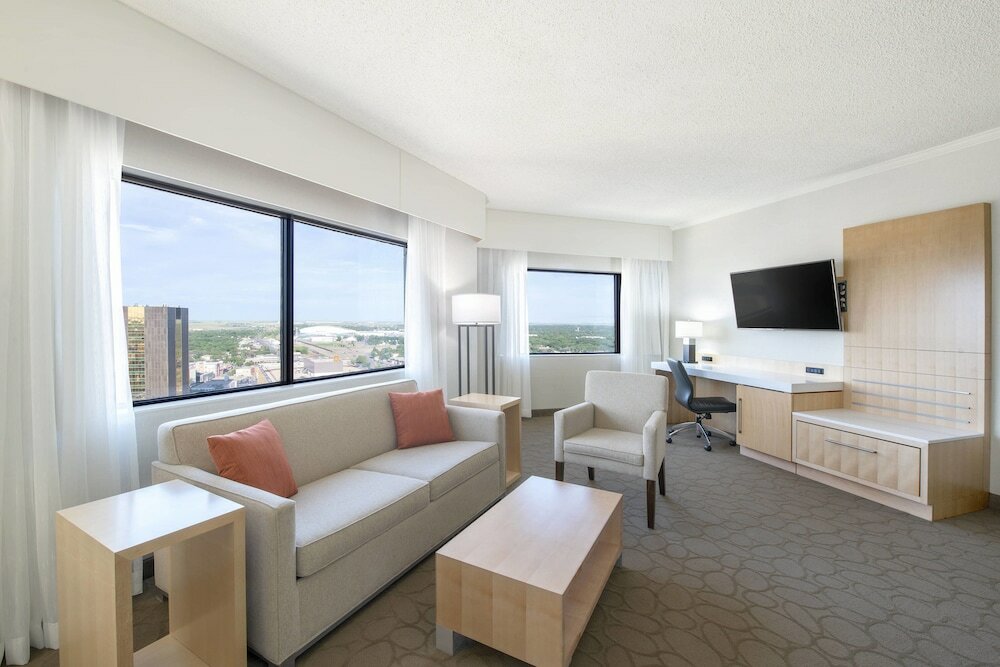 Фото Delta Hotels by Marriott Regina