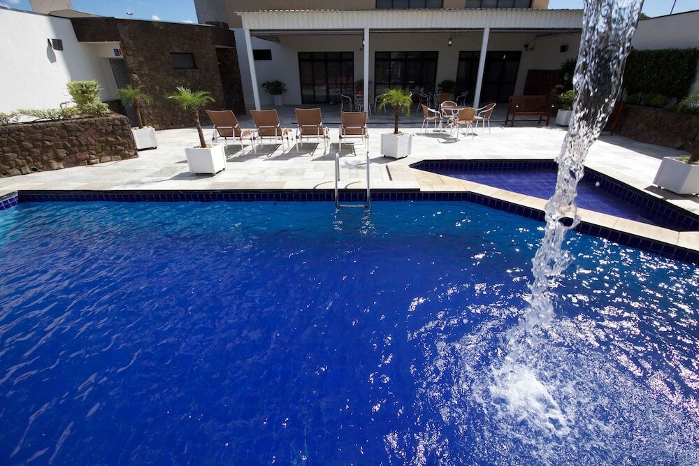 Фото Bristol Exceler Plaza Hotel