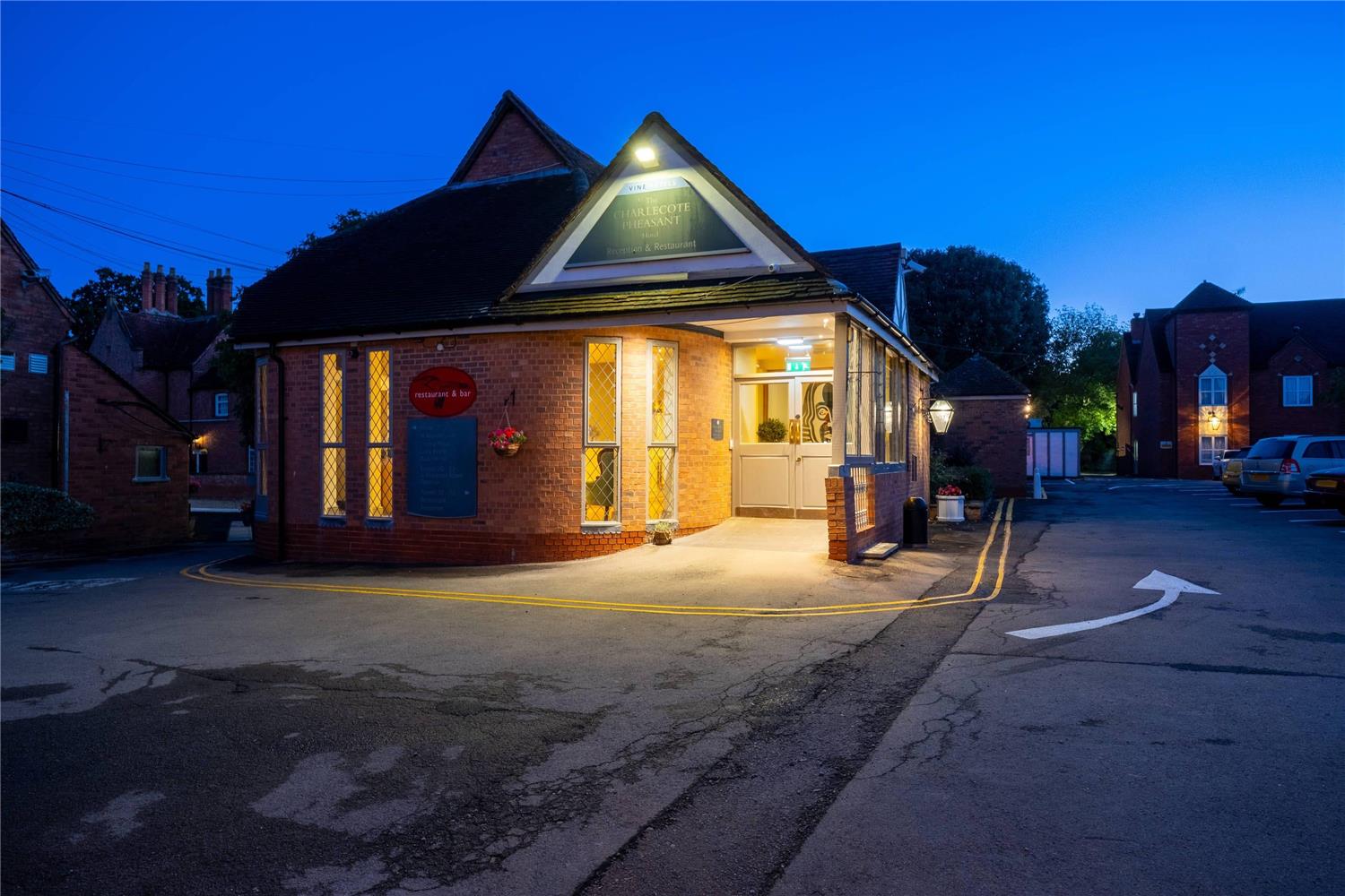 Фото The Charlecote Pheasant Hotel