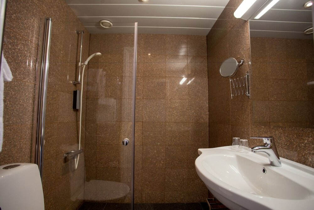 Фото Crystal Plaza Hotel