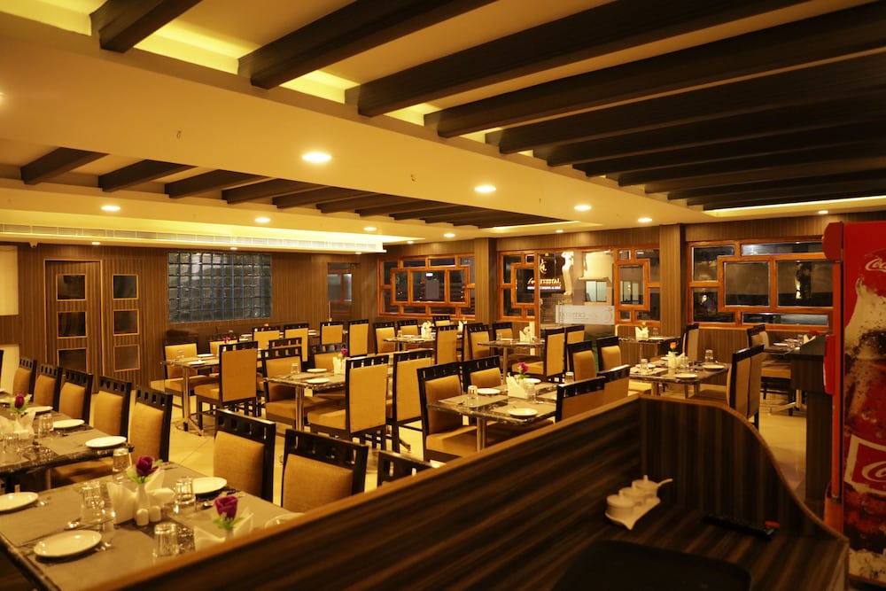 Фото Отель Lee Crysstal