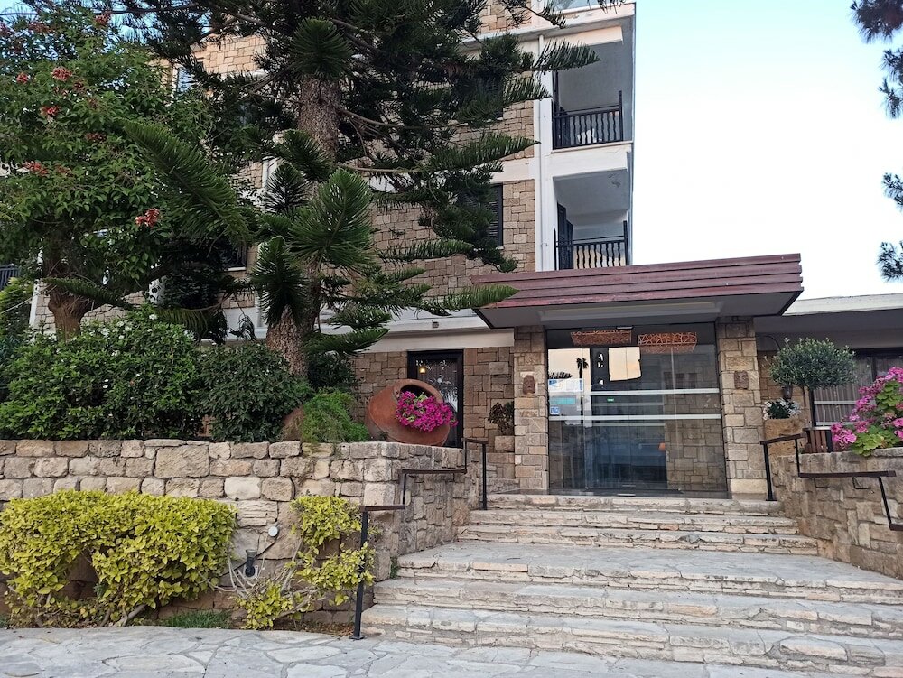 Фото Dionysos Central Hotel