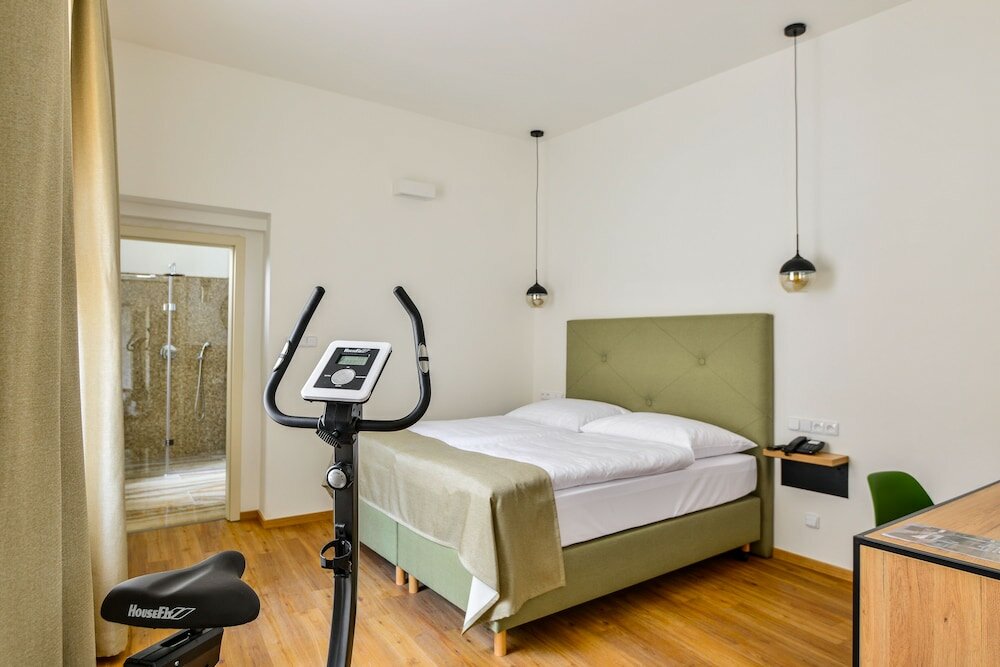 Фото Hotel Garden Court