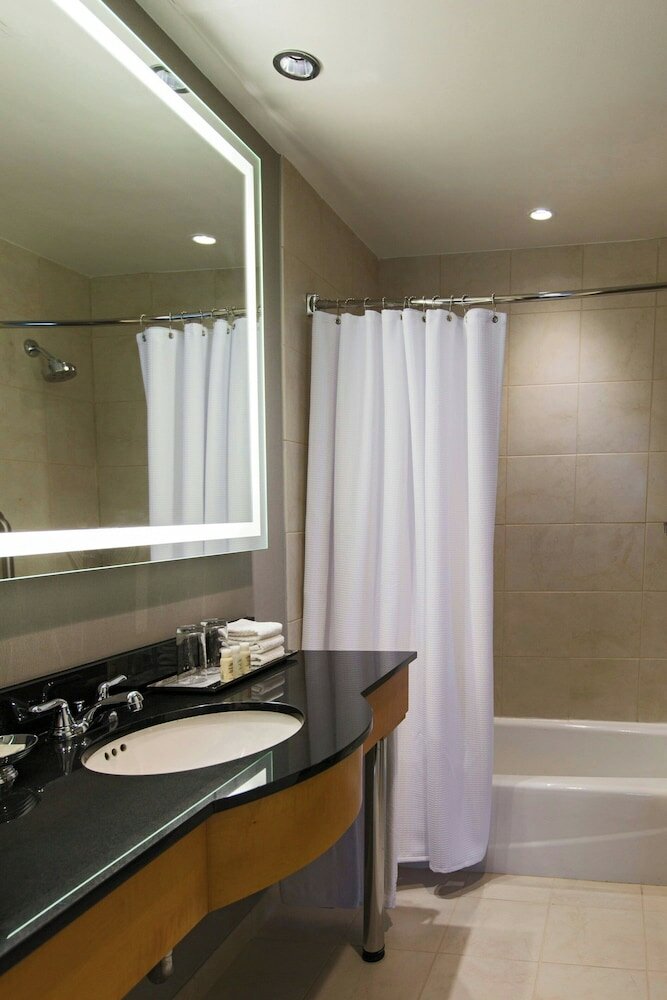 Фото Renaissance Chicago O'Hare Suites Hotel