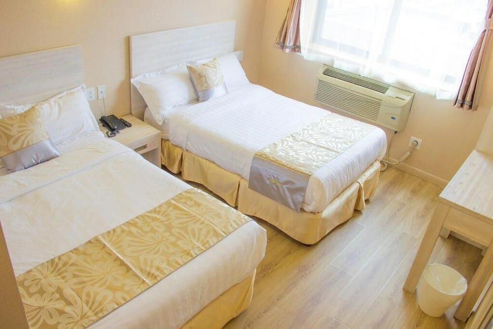 Фото Phoenix Hotel