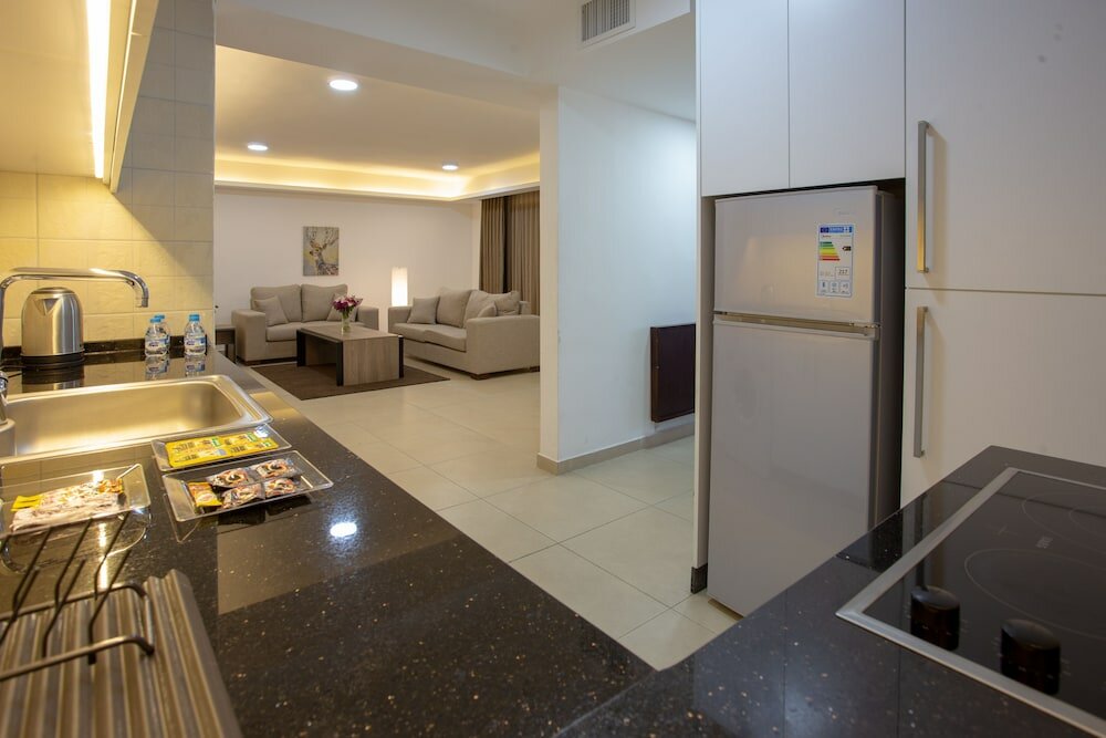 Фото Triple A Hotel Apartments