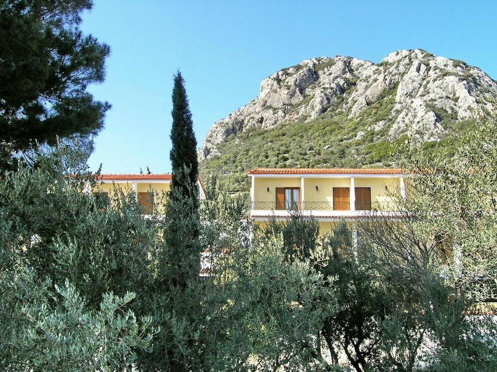 Фото Mytilana Village Hotel