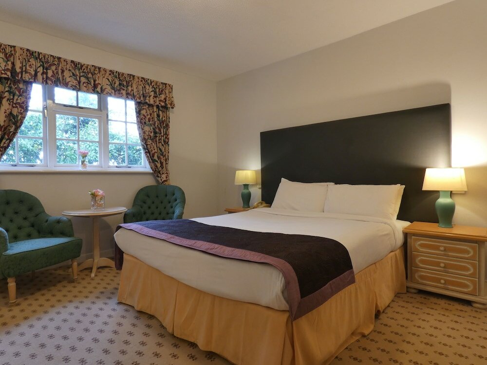 Фото Brook Marston Farm Hotel