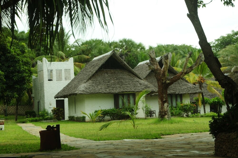 Фото Jacaranda Indian Ocean Beach Resort