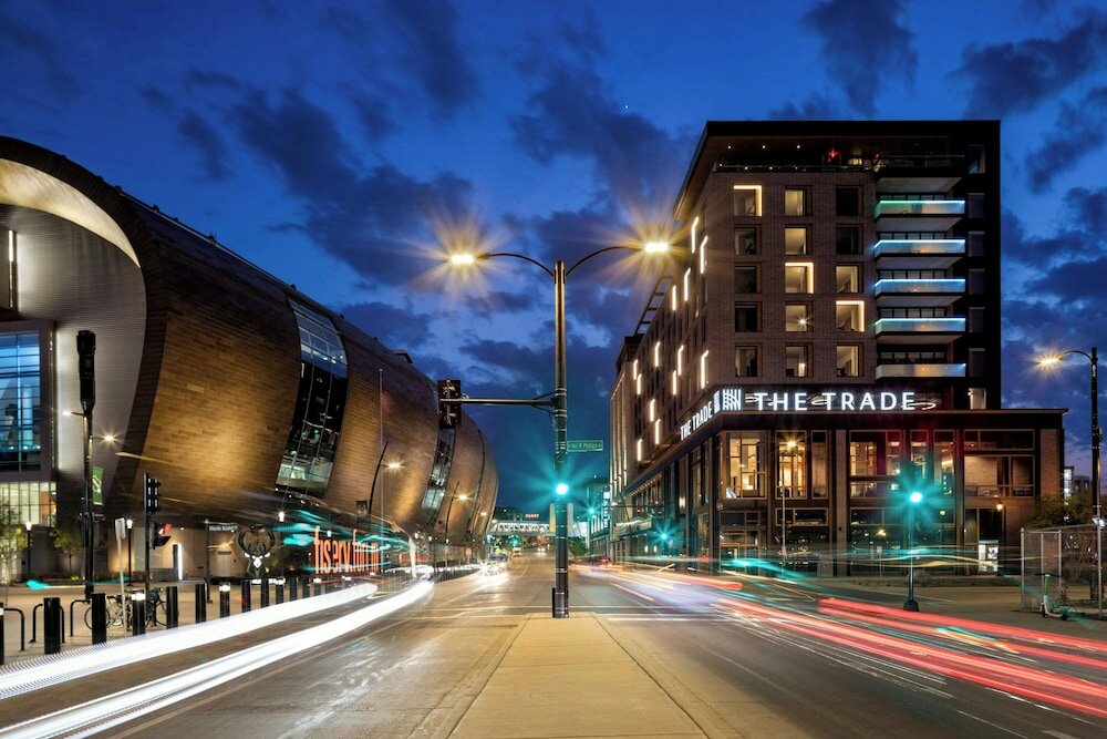 Фото The Trade, Autograph Collection