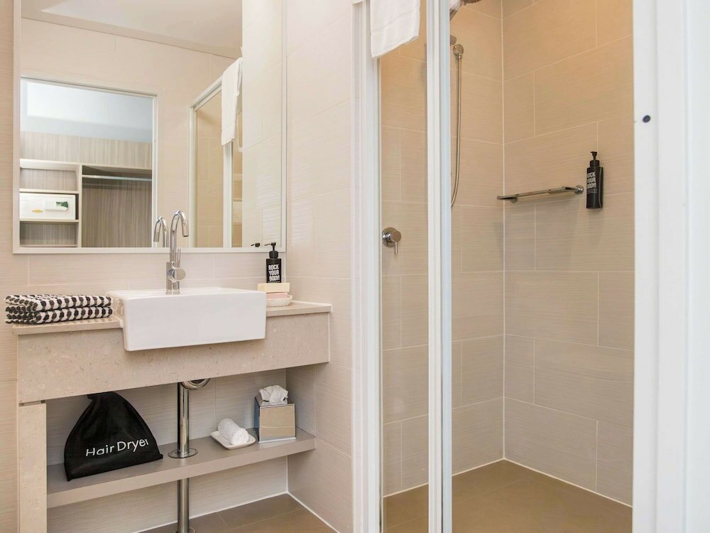 Фото Ibis Styles The Entrance