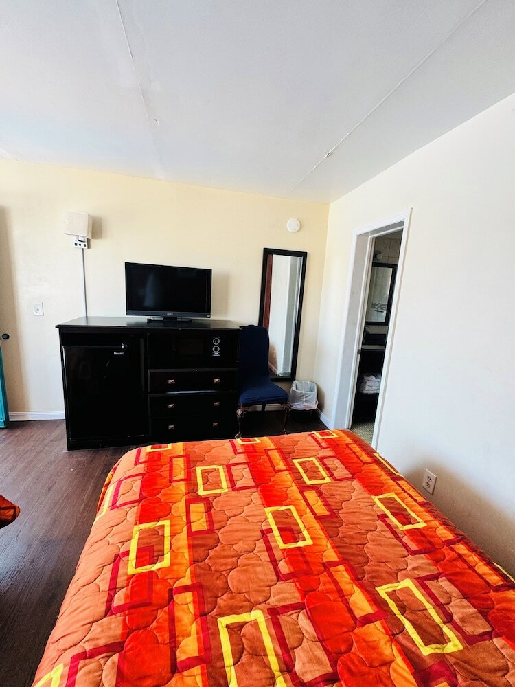 Фото Skyview Manor Motel