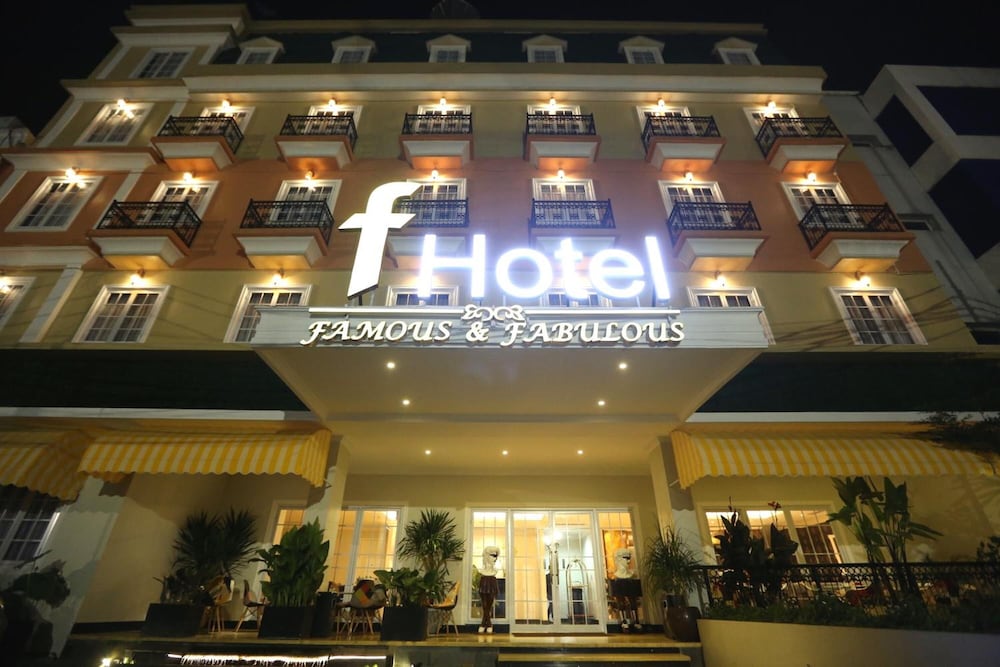 Фото отеля 1