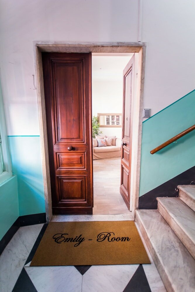 Фото Emily Rooms