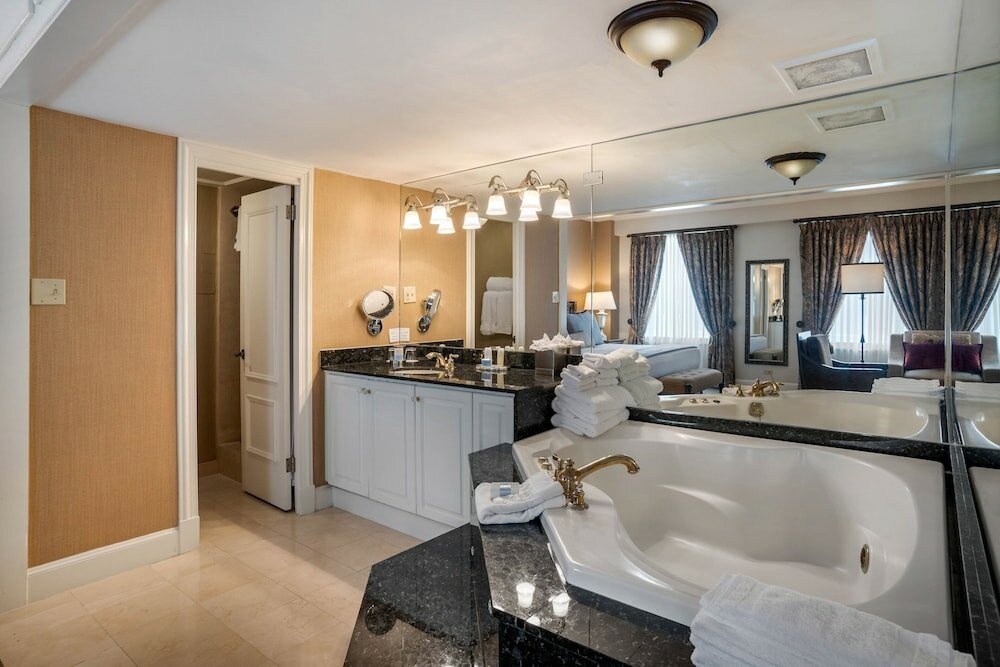 Фото Omni Royal Orleans Hotel