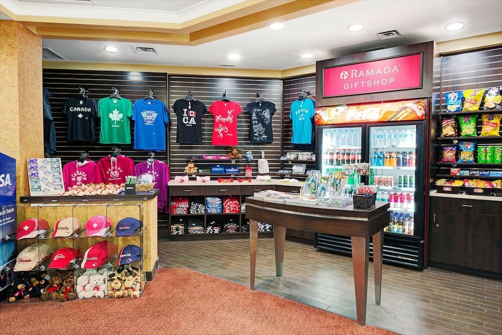 Фото Ramada by Wyndham Niagara Falls/Fallsview