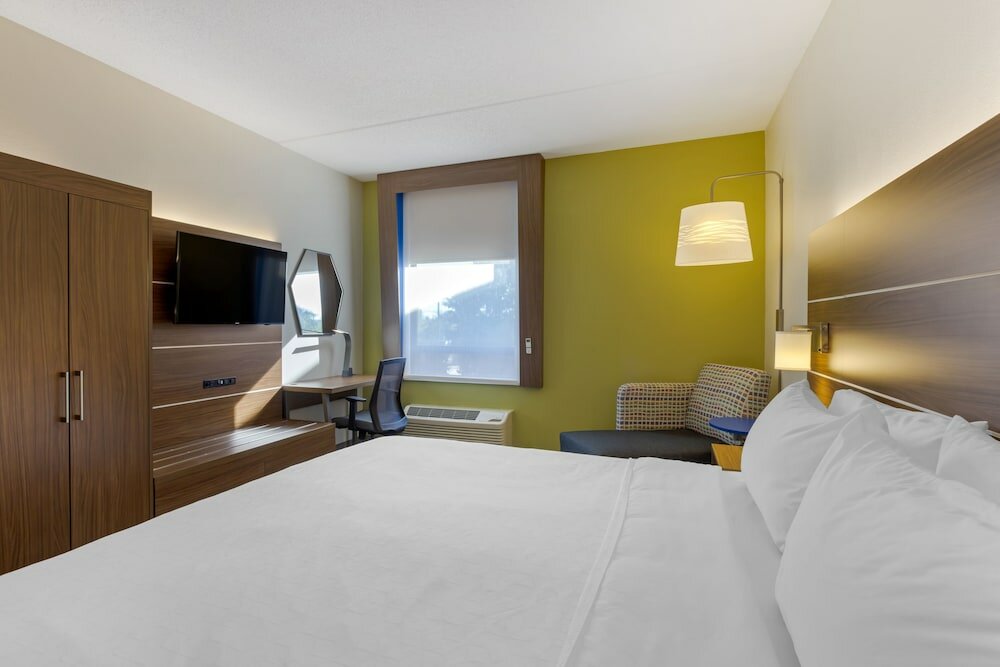 Фото Holiday Inn Express & Suites Harrison