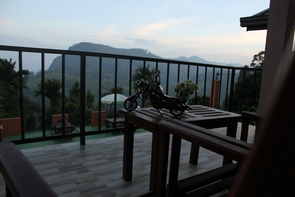 Фото Ella Red Rock