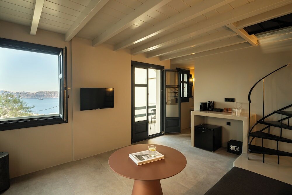 Фото Black Diamond Suites - Adults Only