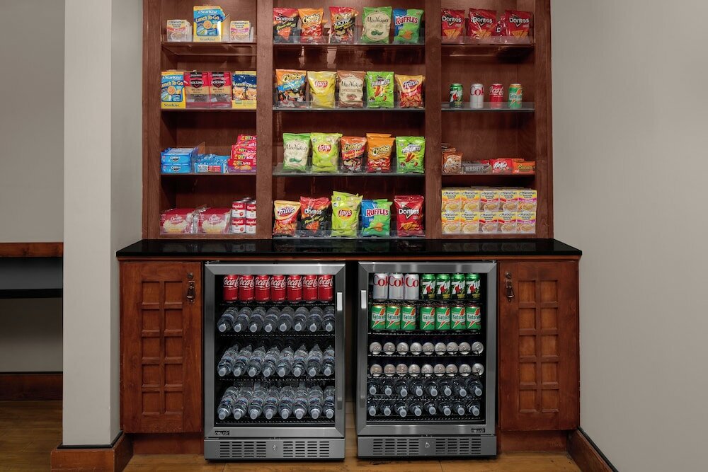 Фото Larkspur Landing Renton - An All-Suite Hotel