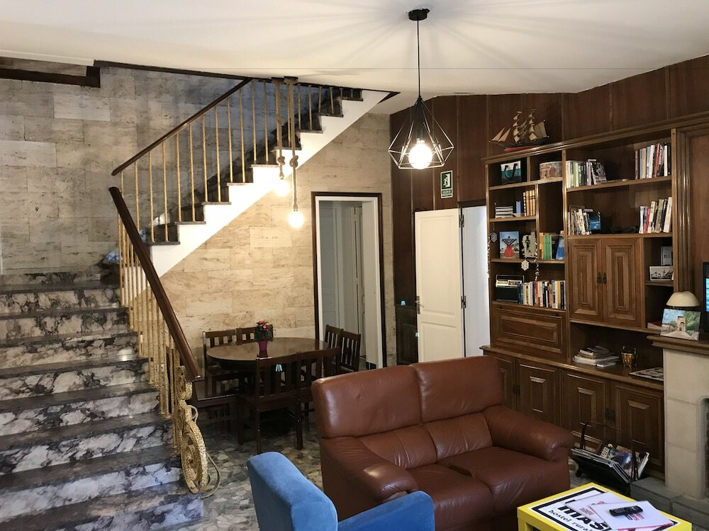 Фото Mucha Masia Hostel Rural-Urbà