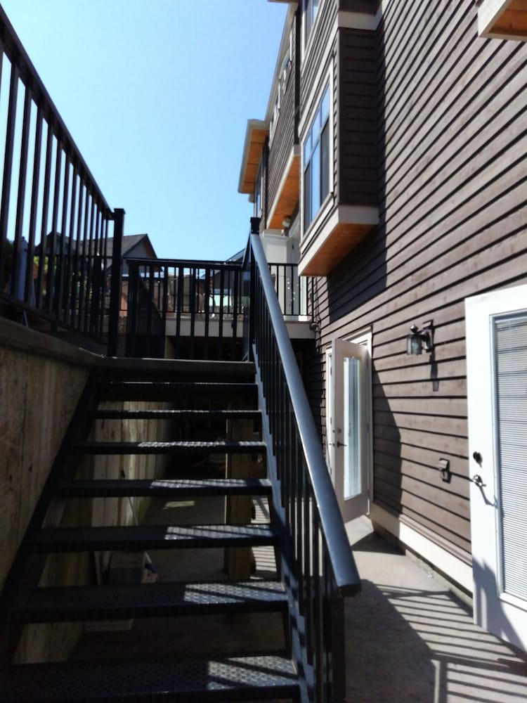 Фото Sunny Island by White Rock