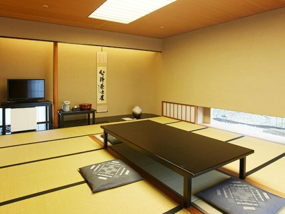 Фото Osaka Academia