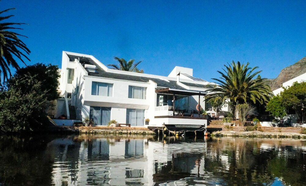 Фото Admiralty B&b