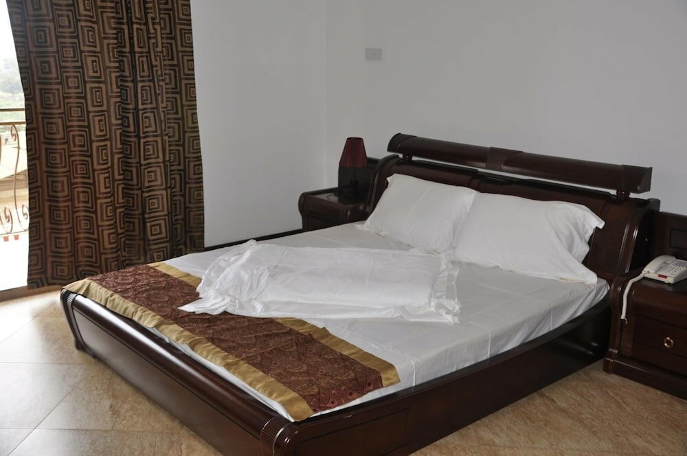 Фото Biraj International Hotel