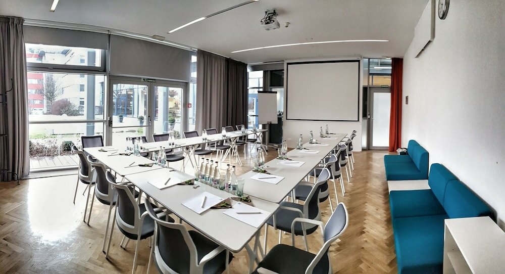 Фото Holiday Inn Prague Airport 