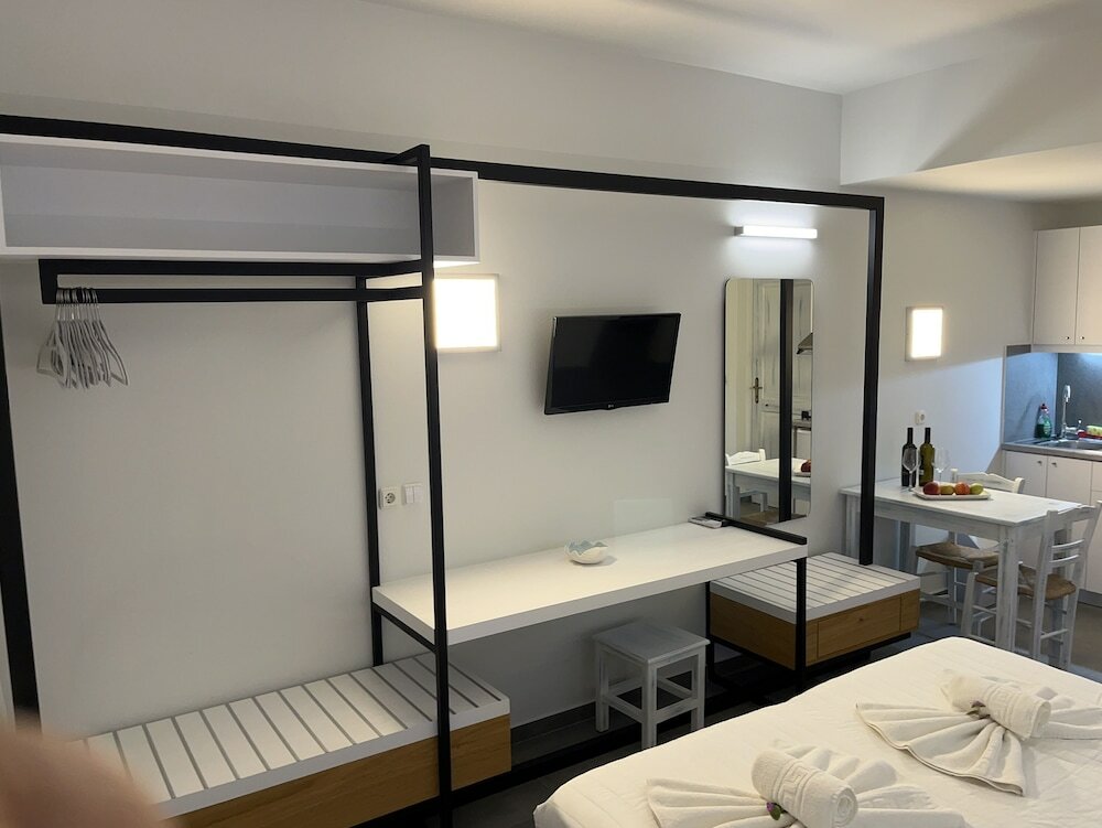 Фото Niriides Hotel